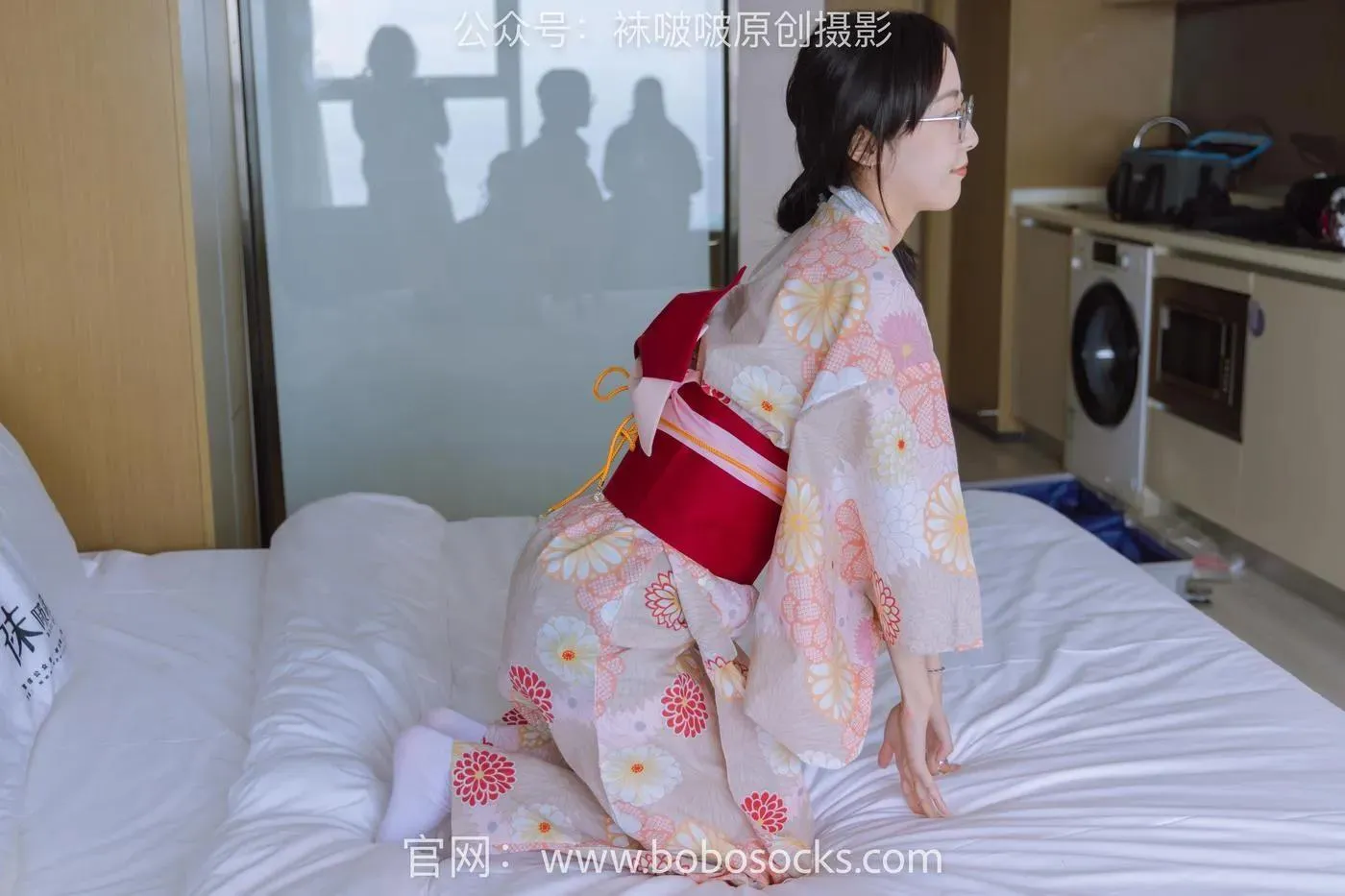 [BoBoSocks袜啵啵]NO.137 稚予-木屐、分指白棉袜、裸足、和风浴衣 [170P]插图4
